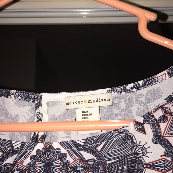 Women’s blouse white and blue design - Picture 3 of 4